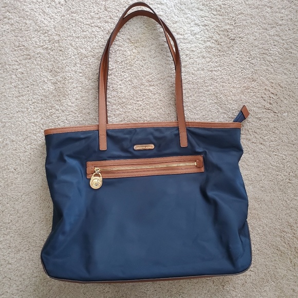 Michael Kors Handbags - Michael Kors Tote Purse